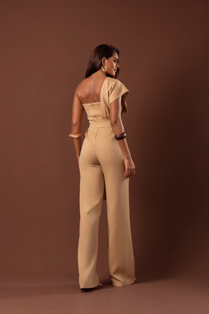 Macacão Pantalona Strapless Assimétrico Frantchêsca